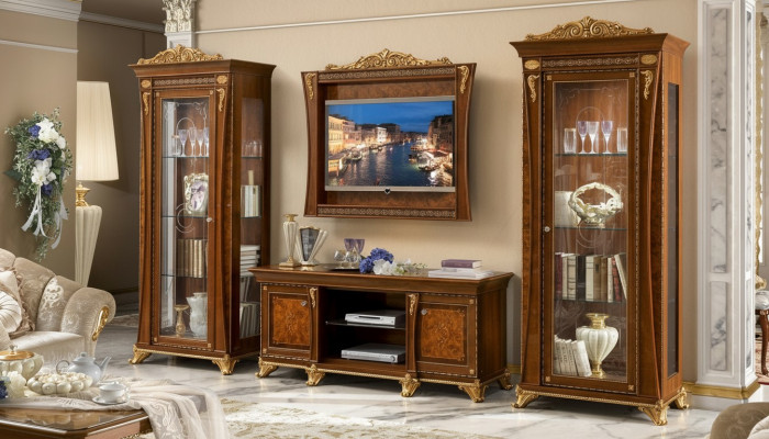 Set bestehend aus 4 Deeler: Wohnzimmer-Ensemble, 2x Vitrin, TV-Rahmen aus Holz, Luxus Garnitur Grupp Italien.