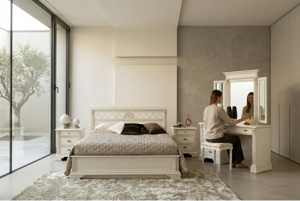 Klassescht Bett 2 Nuetsdëscher Schlofzëmmer Set 3 teileg. Italienescht Miwwelen Massivholz Barock
