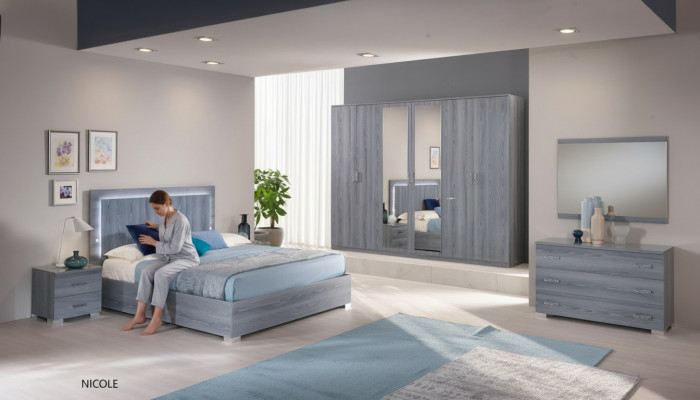 Miwwelen Schlofzëmmer Set Bett 2x Nuetsdësch Kommode Spigel Kleederschaf 6 Deeler.