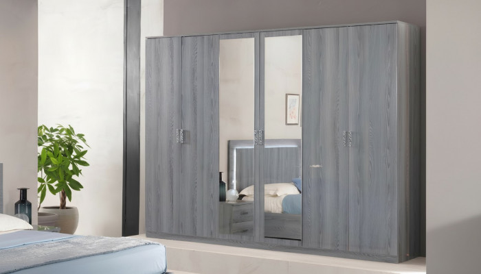Schlofkummer Miwwelen Kleederschaf Schief Schaf Schafwand 6 Dieren Holz Nei