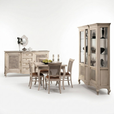 Set aus Holzmiwwelen Komodë 4x Stull Dësch Vitrin Neiegkeet Grupp Iesszëmmer Set 7-tëg.