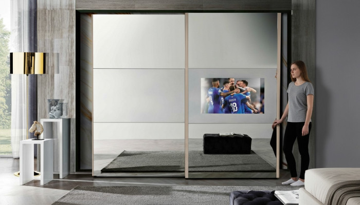 Kleeder Schaf Schief Kleeder Schaf Luxus Holz Schiefdüren TV mat Fernsehersatz.