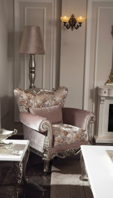 Gepolsterte Fotell Lila mat Blummemuster Canapé Sofa Wunnzëmmer Barock