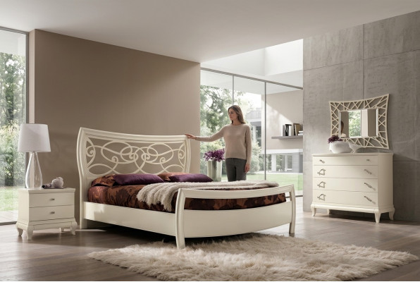Schlofkummer Bett Nuetsdësch Kommode Spigel Garnitur Grupp Better Set 5 Deeler.