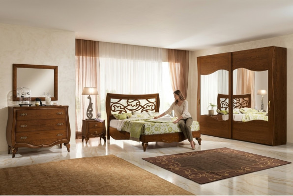 Schlofkummer Bett Nuetsdëschle Kleederschaf Kommode Spigel Garnitur Set 6tlg