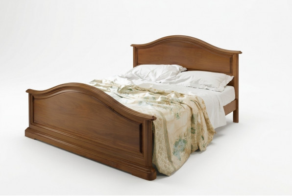 Kaaft e grousst duebelt Bett am klassesch, einfaache Stil aus naturellem Holz.