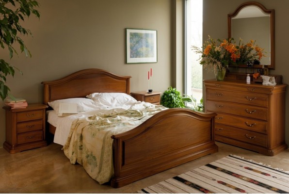 Bett Nuetsdësch Kommode Kleederschaf Schlofzëmmer Kommode Naturholz Neit Set 5 Stéck.