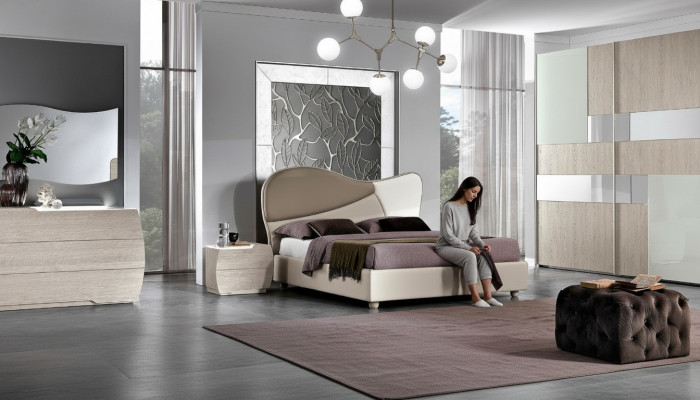 Set 6-Stéck Schlofkummer Bett Nuetsdësch Kommode Spigel Schaf Garnitur