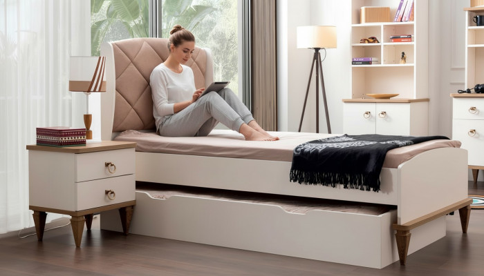 Kannerszëmmer Set Beige Kannerbett Nuetsdësch Jongeszëmmer Design Modern Nei 2 Deeler.