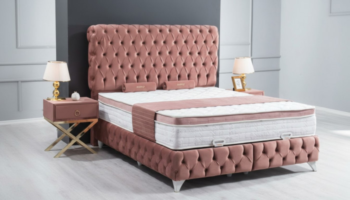 Boxspring Rosa Chesterfield Bett Elegantes Design Luxus 2x Nuetsdësch 3tlg.