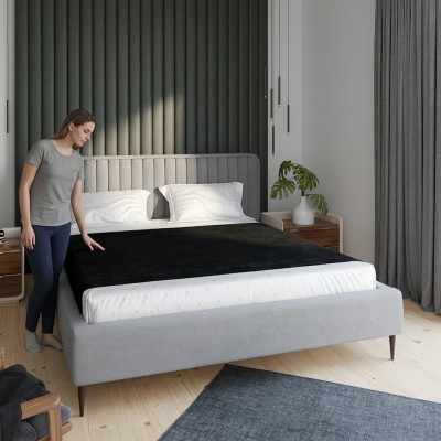 Bett Grau Duebelbett Schlofkummer Holz Miwwelen Design Elegantes Polster Stoff Neie