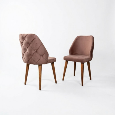 Holzgepolsterten Chesterfield-Sëtzstull mat beige Réck op Holzbeen fir Iesszëmmer