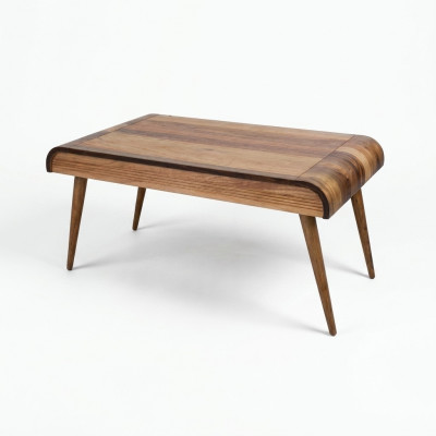 Holz Couchtisch op Holzbeen fir Äert Wunnzëmmer Original Designmodell Nei