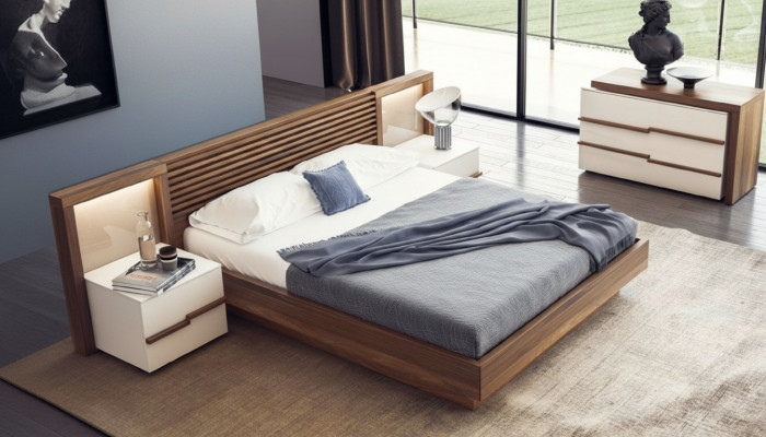 Kaffi Schlofzëmmer Set Luxus Bett Kommode Nuetsdëscher Nossbaum Natur