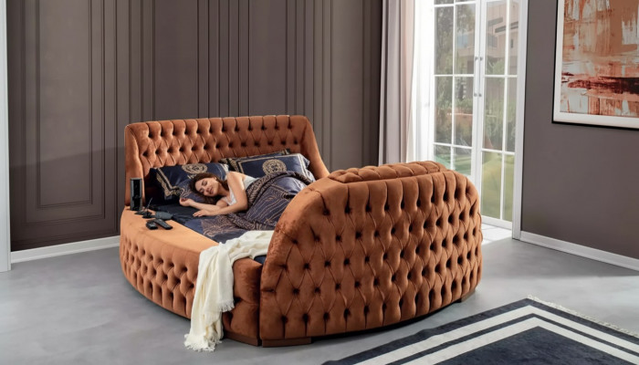 Chesterfield Bett Polster Design Luxus Better Hotel Braun mat TV Fernseher