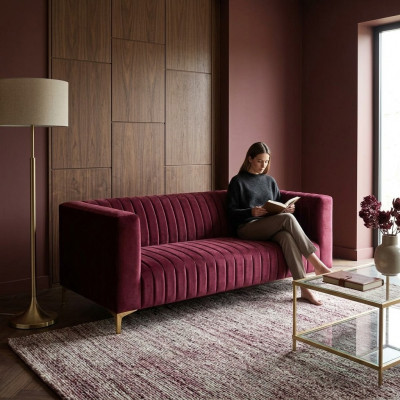 Stilvollt, super-bequemt 2-Sëtzer-Sofa a Violett gëtt zu engem helle Akzent an ärem Interieur.