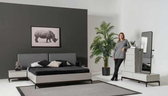 Moderne schwaarz-wäisst Schlofzëmmer-Set (Bett, zwee Nopeschdëscher, Kommode mat Spigel)
