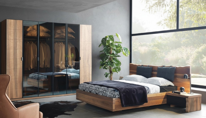 Schlofkummer Bett 2x Nuetsdësch Kleederschaf Garnitur Holz Modern Set