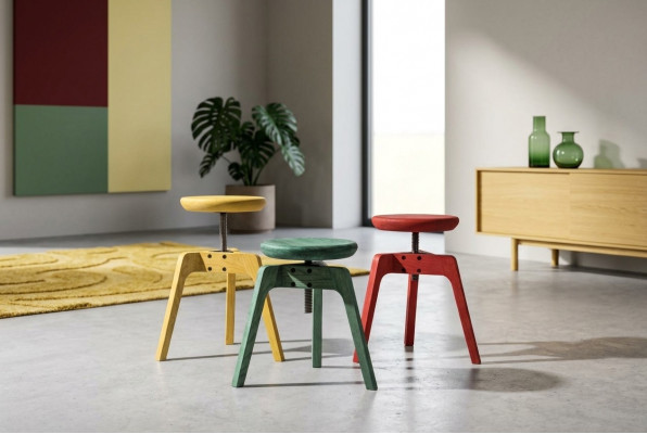 Moderne Set mat 3 luxuriéise Designerstull aus héichwäertegem Holz.