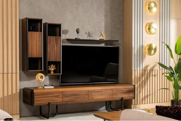E e wonnerschéinen TV-Schaf mat Wandregaler am Loft-Stil, deen Ärem Wunnzëmmer e schéint Ausgesinn gëtt.