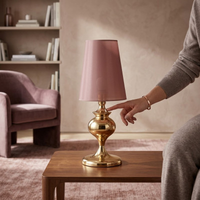 Dëschluuchten Luxusdesign Modern Steellampe nei rout Wunnzëmmer