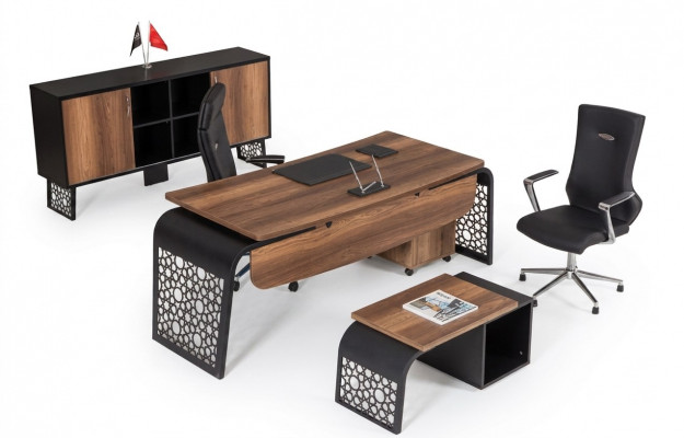 Moderne hëlze Büro-Eckschrëft Dossierenschaf Couchtisch.