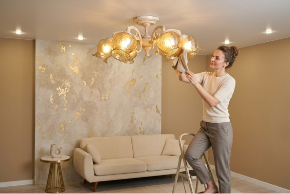 Plafongsliichter Plafongslampe Lüster Franjeluchter Luuchten Glas Beige Konscht