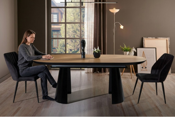 Iesszëmmerdësch Ovalen Iessdësch Auszéiher Kichendësch Holz Braun