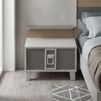 Nuetsdësch Nuetskonsolen Konsolen Holz Kannerzëmmer Modern Gro Meedchen