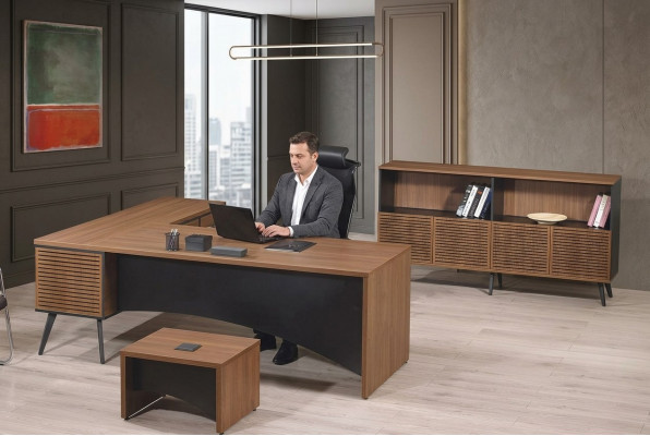 Komplett Aarbechtszëmmermiwwelen Eckbürosdësch 3tlg Holz Braun Büroosausrüstung