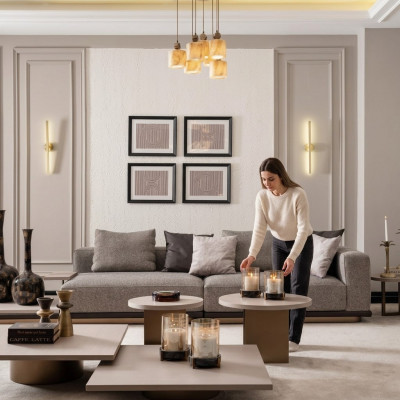 Set vu Wohnzimmermiwwel: Véiersëtzer Canapé, 4 Sëtzer Couch, 5 Deeler Set mat Couchtischen a Gréngrauweiß.