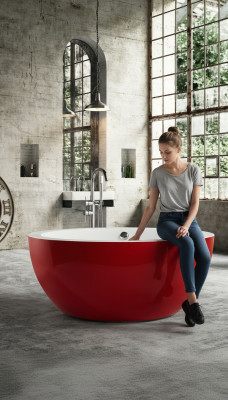 Fräistoend Badewanne Wanne Standbadewanne Ronn Rout Modern Buedzëmmer