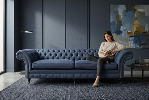 Chesterfield Design Sofa 4 Sëtz Stoff Couch Blo Polster Wunnzëmmer