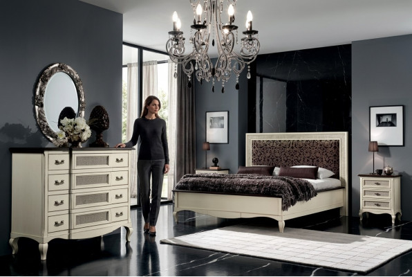 Bett 2x Nuetsdëscher 5 Deeler. Italienesch Miwwelen Schlofkummer Kommode Holz