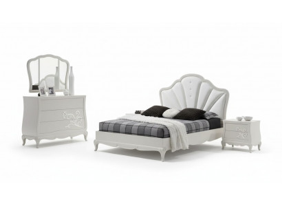 Luxus Schlofzëmmer Set 5-deleg. Bett 2x Nuetsdëscher Kommode Designer Miwwelen