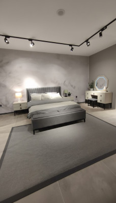 Luxuriéis Bett mat Bank Exklusiven Design a Héichqualitativ Veraarbechtung