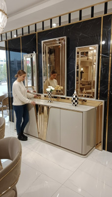 Luxuriéischt modernen Kommode mat 3x Spigel Exklusives Design a héichwäerteg