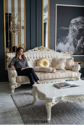 Elegante Sofa 3 Sëtz Plaze Nobele Stilvoll Miwwelen Wunnzëmmer Beige Sofa Nei