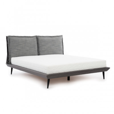 Stilvolle Schlofkummer Grous Bett 2x Nuetsdëscher Luxus Better 3tlg