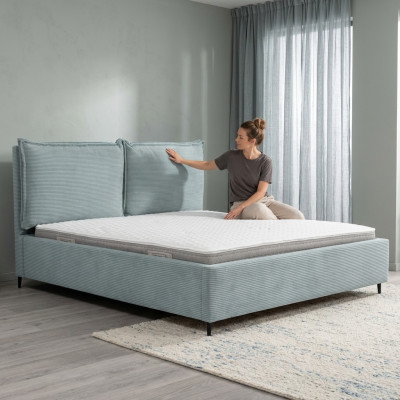 Grousst Schlofzimmer Bett Luxuriéist Textilbett Stilvoll Polsterbetter