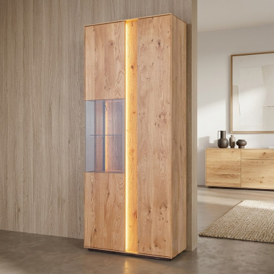 Wunnzëmmer Braun Holzvitrin LED-Vitrin Holz Schaf Glasschaf Nei