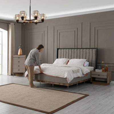 Gro Schlofzëmmer Bett Designer Holzgestell Edel Textilbetten Betten