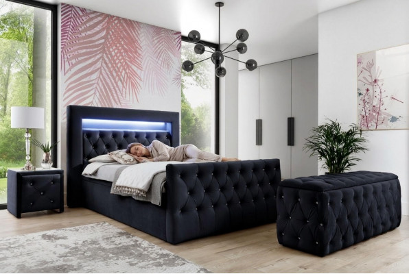 Schwaarz Chesterfield LED-Textilbett 2x Holz Nuetsdëscher Hocker 4 Deeler