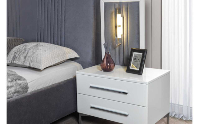 Modern grést Duebelbett 2x Holz Nuetsdësch Schlofzëmmer Set