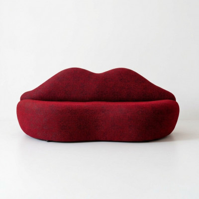 Designer 3-Sëtzer Sofa roude Faarf a Form vun Lëppestëft stilvoll Sitzpolster