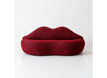 Designer 3-Sëtzer Sofa roude Faarf a Form vun Lëppestëft stilvoll Sitzpolster