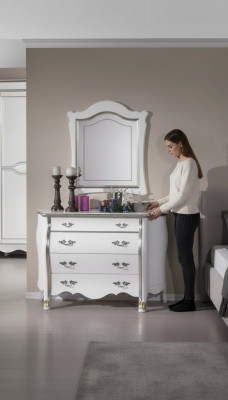 Komplett hëlze Commode mat Spigel klassesch Miwweldekoratioun 2tlg