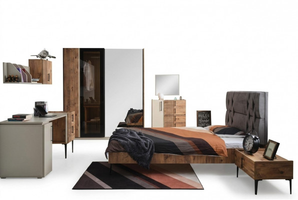 Luxus Schlofkummer 7 Deeler: Bett, Nuetsschaf, Kleederschaf, Kommode, Spigel.