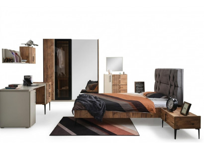 Luxus Schlofkummer 7 Deeler: Bett, Nuetsschaf, Kleederschaf, Kommode, Spigel.