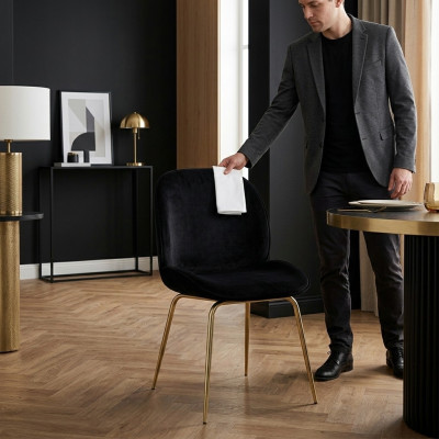 Schwaarze Këssen Fotell Designer Iesszëmmerstull Modern Kichenstullen